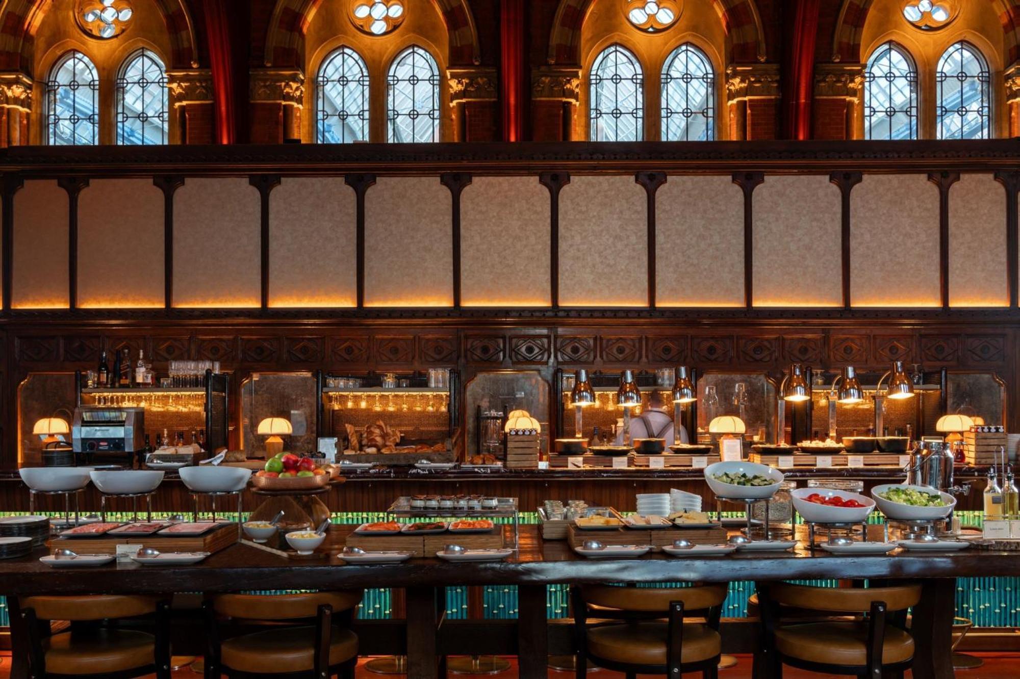 St. Pancras Renaissance Hotel Londra Exterior foto The interior of the restaurant