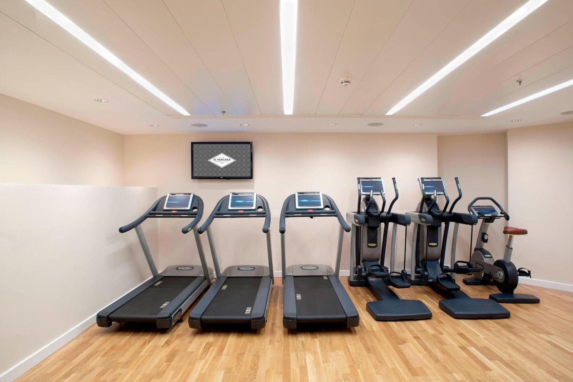 St. Pancras Renaissance Hotel Londra Exterior foto The gym at the hotel