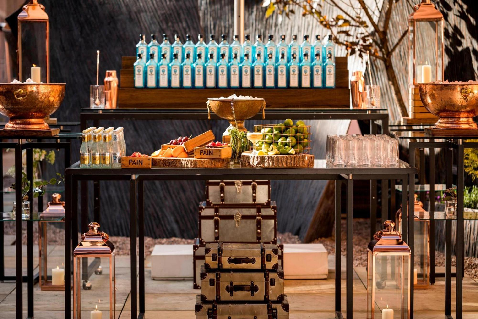 St. Pancras Renaissance Hotel Londra Exterior foto The bar at the 2012 London Olympics