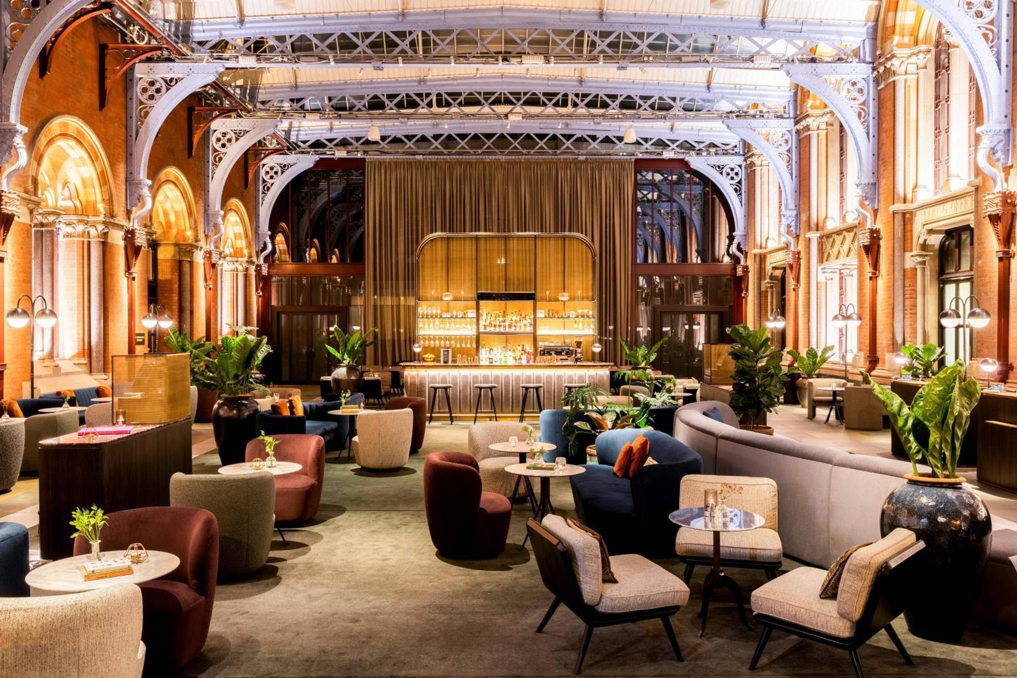 St. Pancras Renaissance Hotel Londra Exterior foto The Bar at The Standard London
