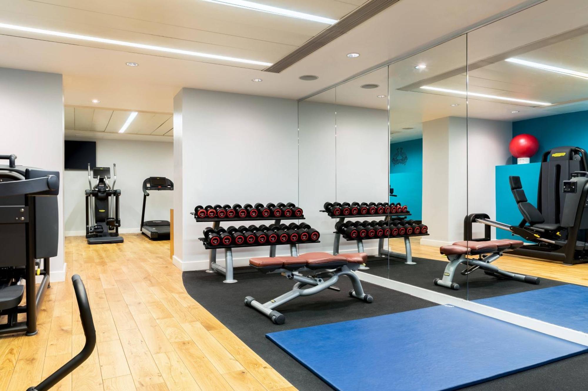 St. Pancras Renaissance Hotel Londra Exterior foto The gym at the London Bridge Hotel