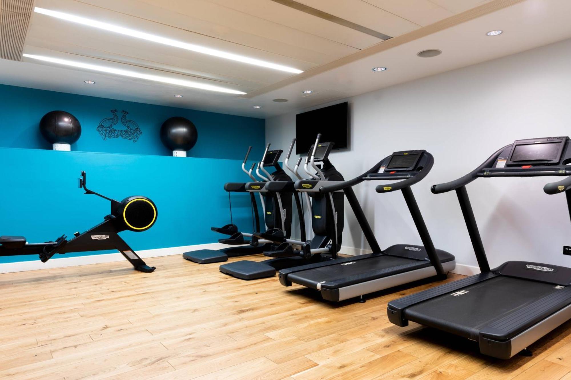 St. Pancras Renaissance Hotel Londra Exterior foto The gym at the London Bridge Campus