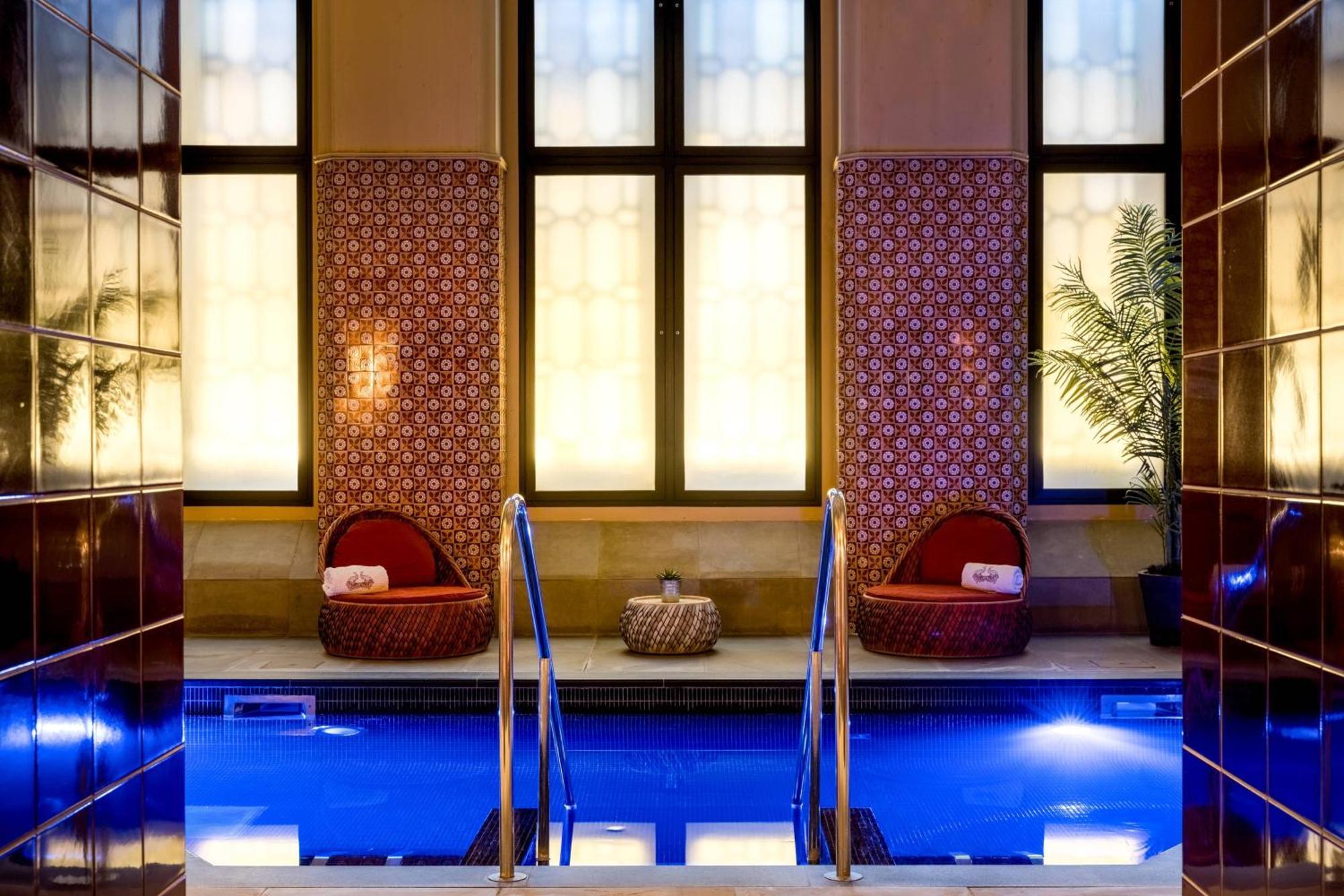 St. Pancras Renaissance Hotel Londra Exterior foto The spa at The Ivy Spa